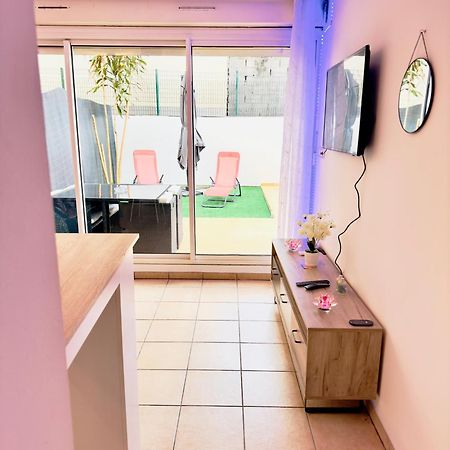 Le Petit Oasis Apartment แซงต์-เดอนี ภายนอก รูปภาพ